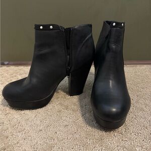 Elegant Black Ankle Boots